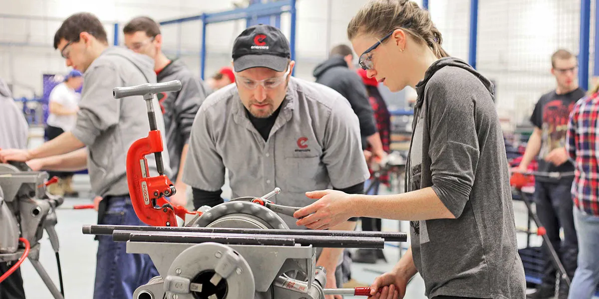 Read more about the article Understanding the Criteria for Trade Certification in Canada