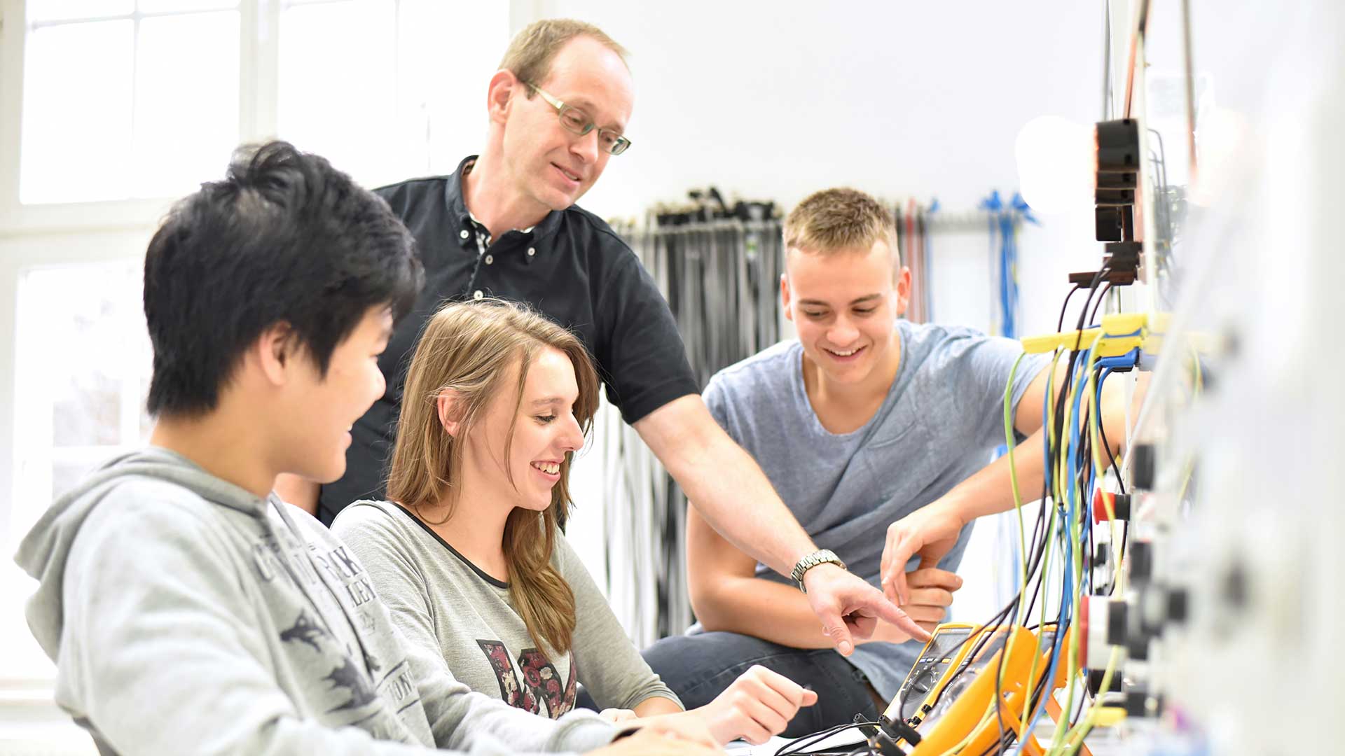 Read more about the article How Can Online Learning Upskill Your Skilled Trades Workforce?